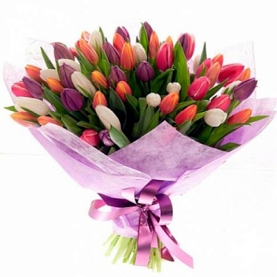 Большой букет разноцветных тюльпанов