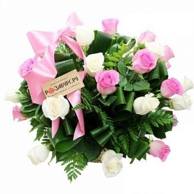 Корзина из 35 нежных роз