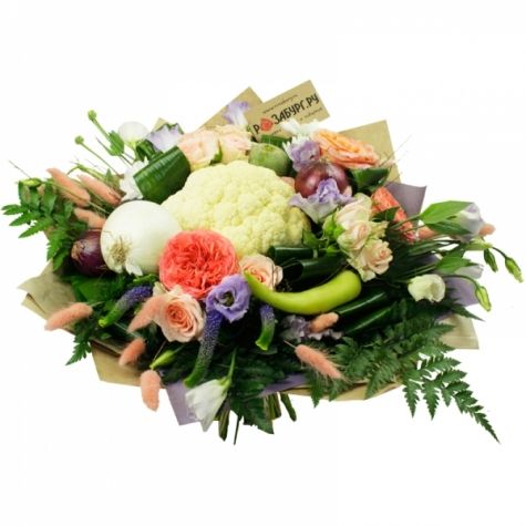 Букет из сезонных овощей и цветов